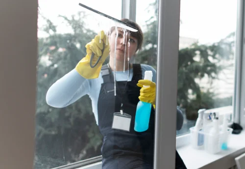 Nettoyage de vitres intérieures et extérieures à Sarcey